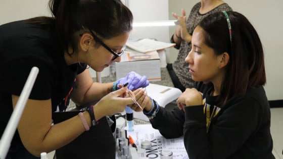 Silvia-zoia-classe-microblading-unghie