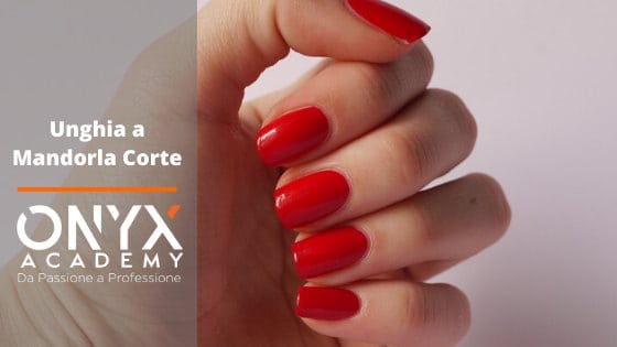 rossa-mandorla-unghia-corta