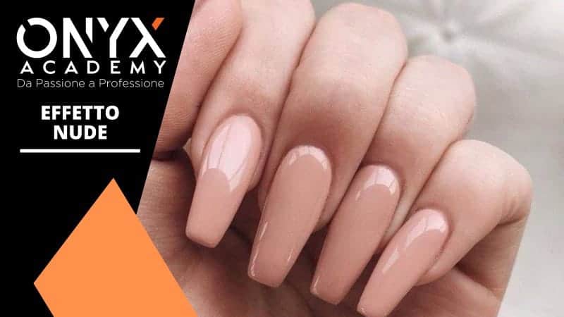 nude-effetto-unghie