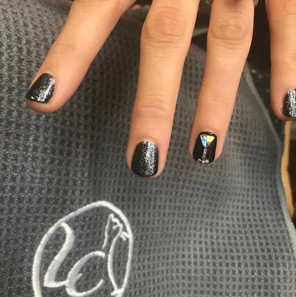 manicure-martini-lively-blake