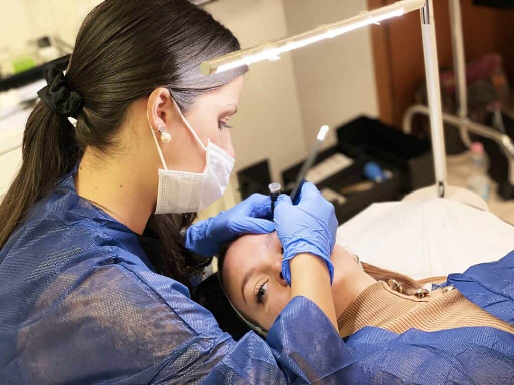 sopracciglia-microblaidng-corso-pratica